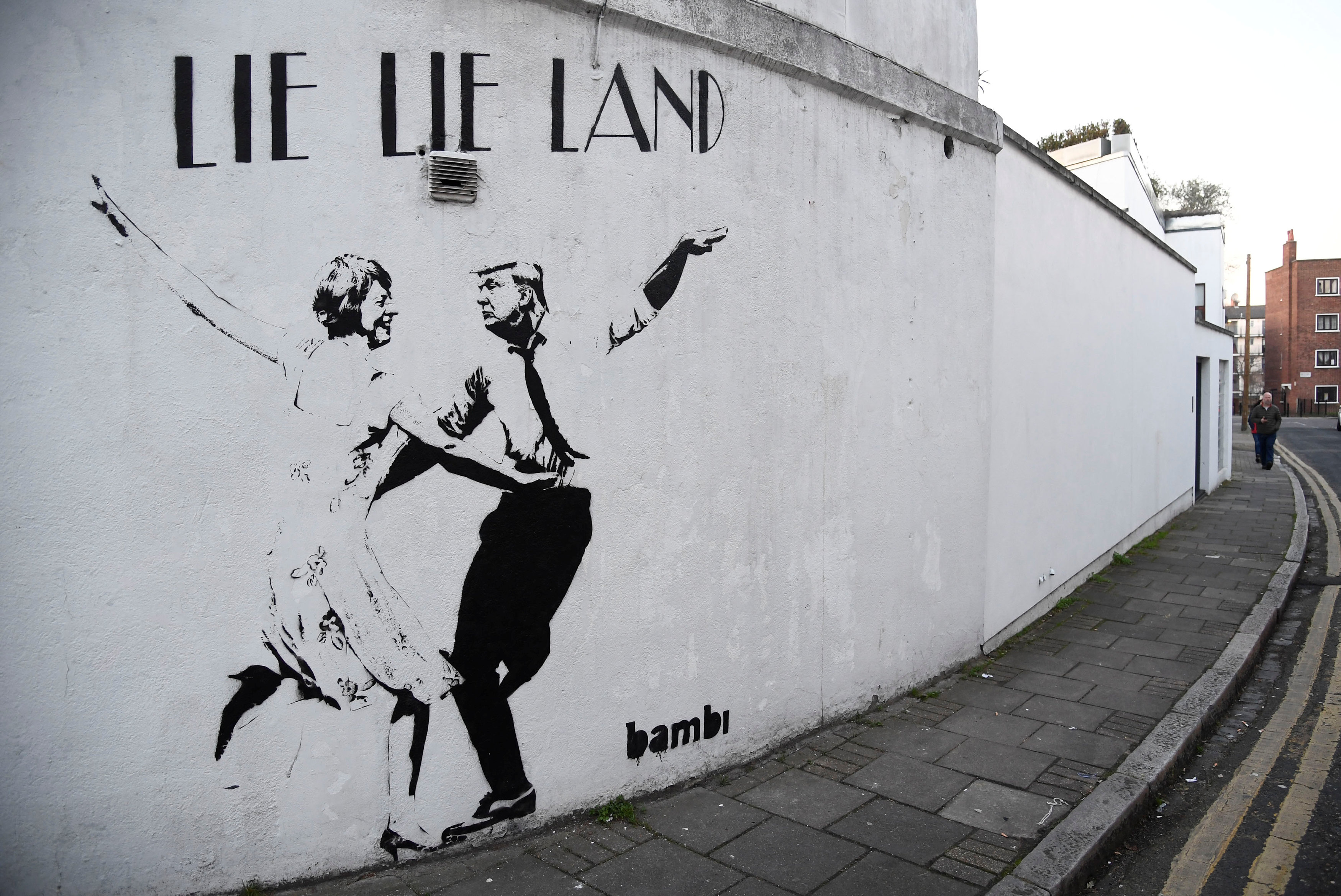 «Τζέντλεμαν» χαρακτηρίζει η Τερέζα Μέι τον Ντόναλντ Τραμπ