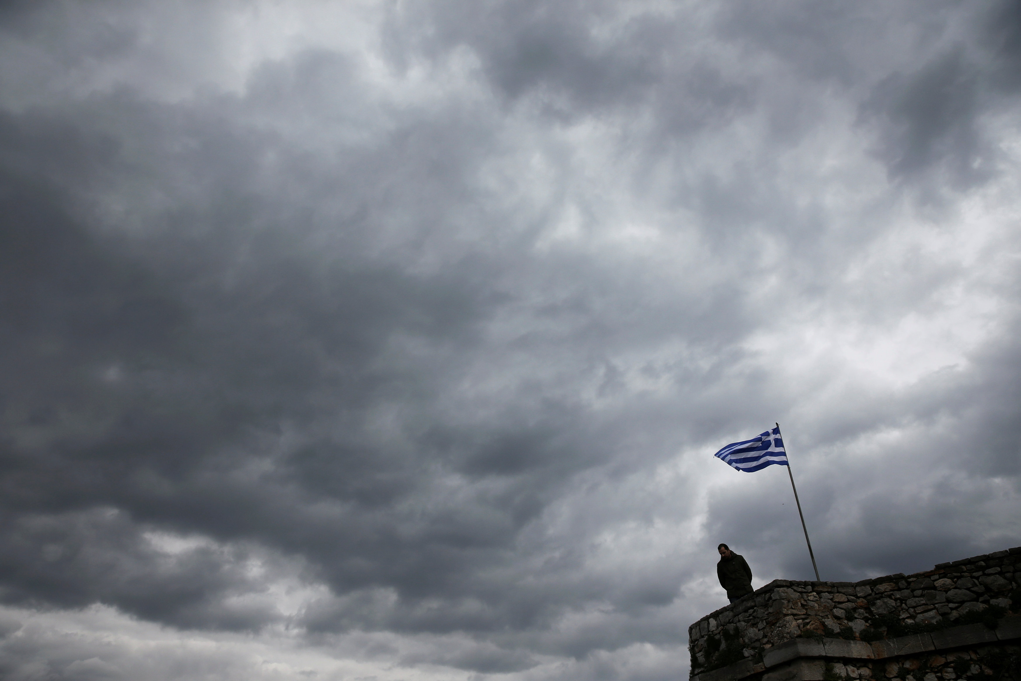 Politico: Η Ελλάδα προσέγγισε την Παγκόσμια Τράπεζα για «βοήθεια»