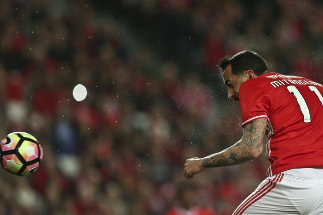 Η «A Bola» κάνει δώρο γενεθλίων το πρωοσελιδό της στον Μήτρογλου