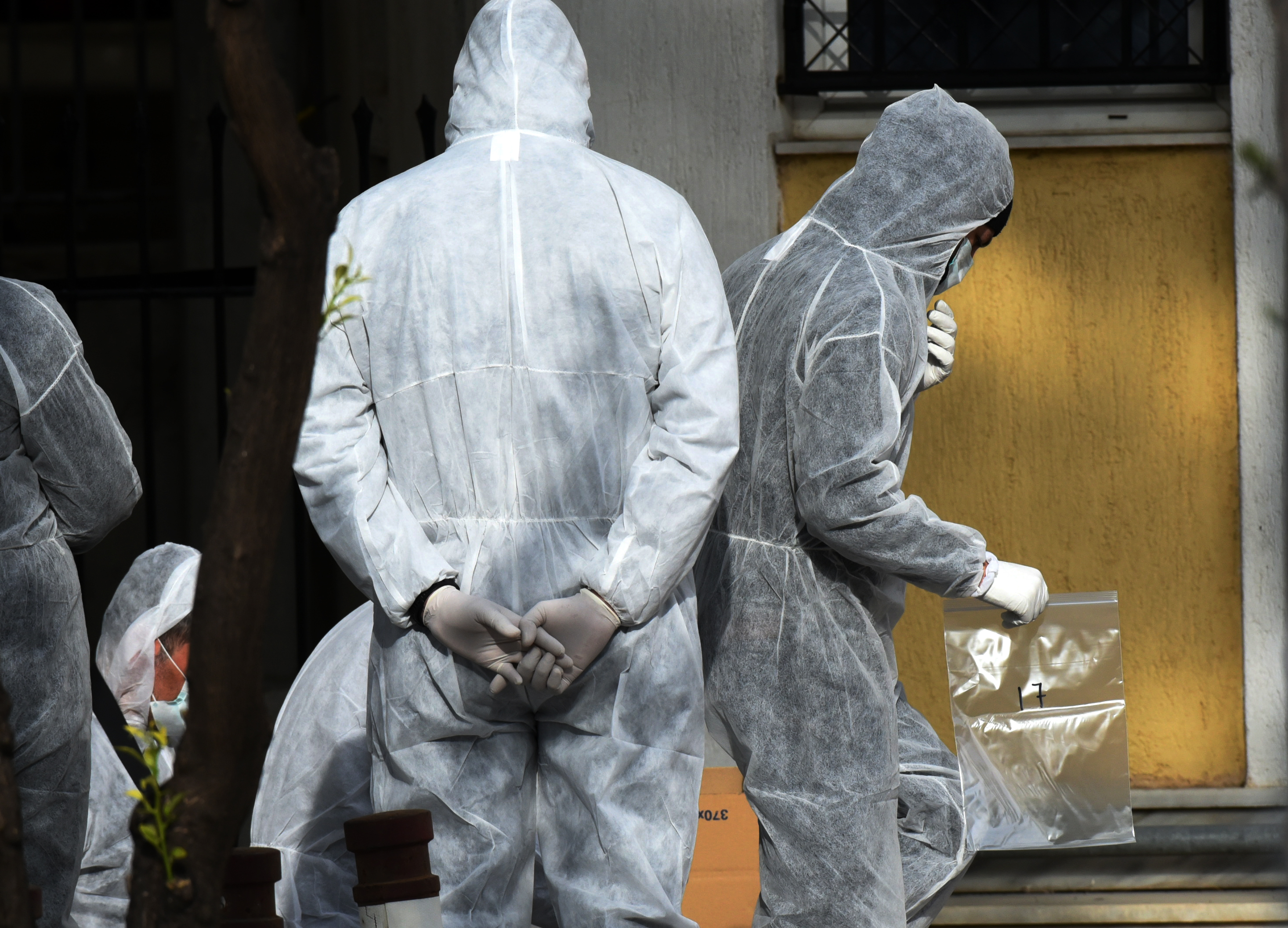 Ύποπτα δέματα εντοπίστηκαν στο κέντρο διαλογής των ΕΛΤΑ στο Κρυονέρι