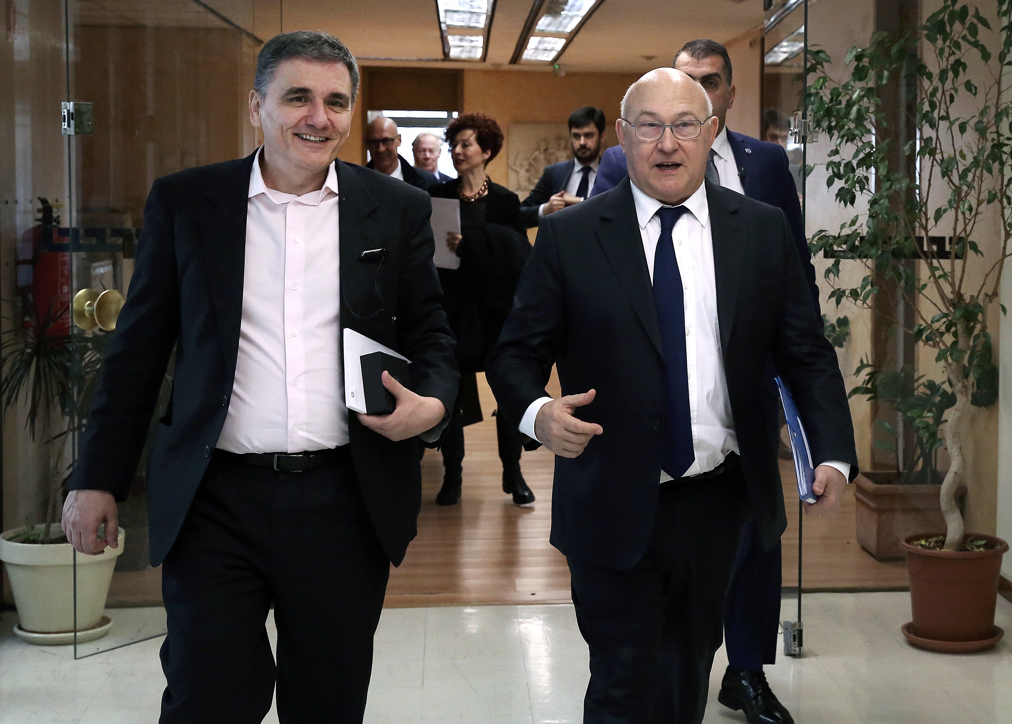 Μισέλ Σαπέν: Τo ΔΝΤ να περιορίσει τις απαιτήσεις του