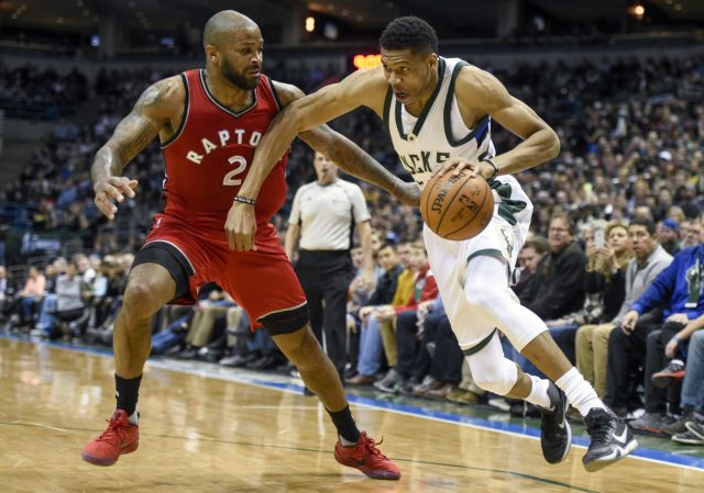 Εντυπωσιακός ξανά ο Γιάννης στη νίκη των Μπακς