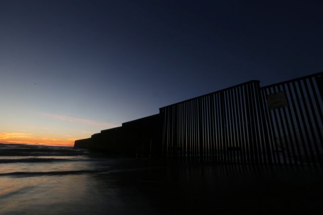 Η LafargeHolcim θα κατασκευάσει το τείχος του Τραμπ