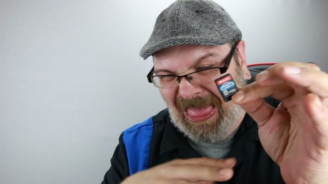 Γιατί οι YouTuber γλύφουν τα cartridge του Nintendo Switch