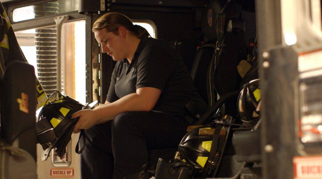 Μπρουκ Γκάιναν, η πρώτη διεμφυλική πυροσβέστης της Νέας Υόρκης