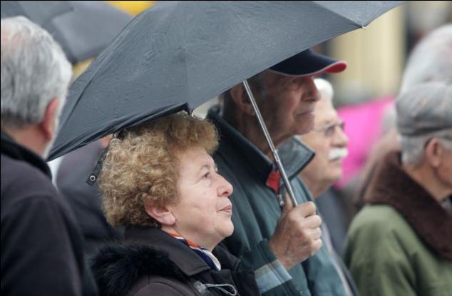 Ρύθμιση για σύνταξη σε οφειλέτες εισφορών ζητούν 65 βουλευτές του ΣΥΡΙΖΑ