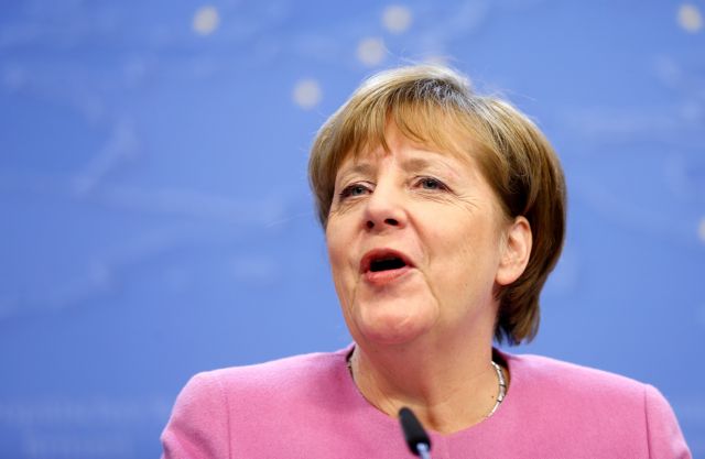 Μέρκελ: Θα δώσουμε περισσότερη βοήθεια στην Ελλάδα για το προσφυγικό