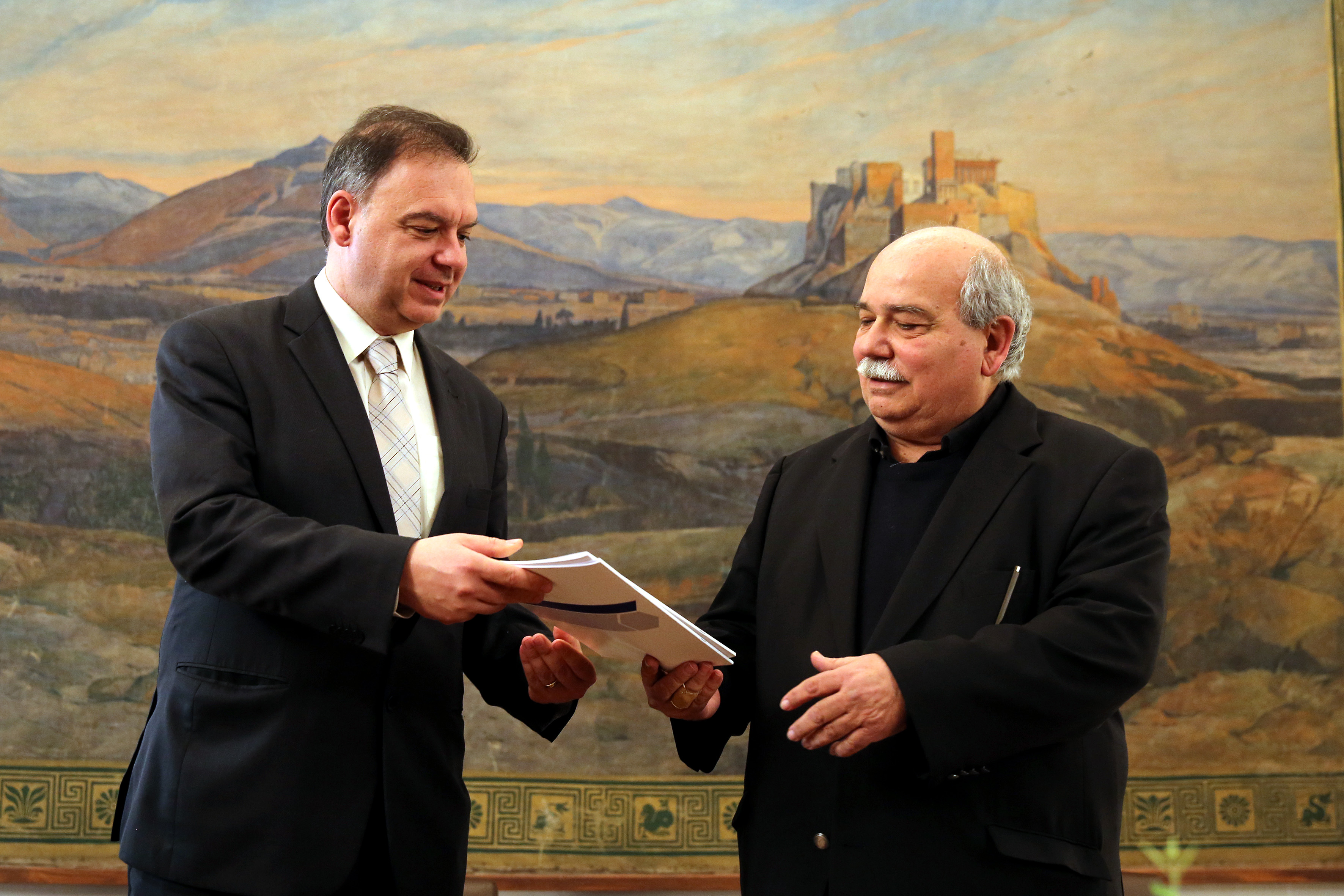 Βούτσης: Λύση με μακρόπνοη στόχευση για την ελληνική οικονομία