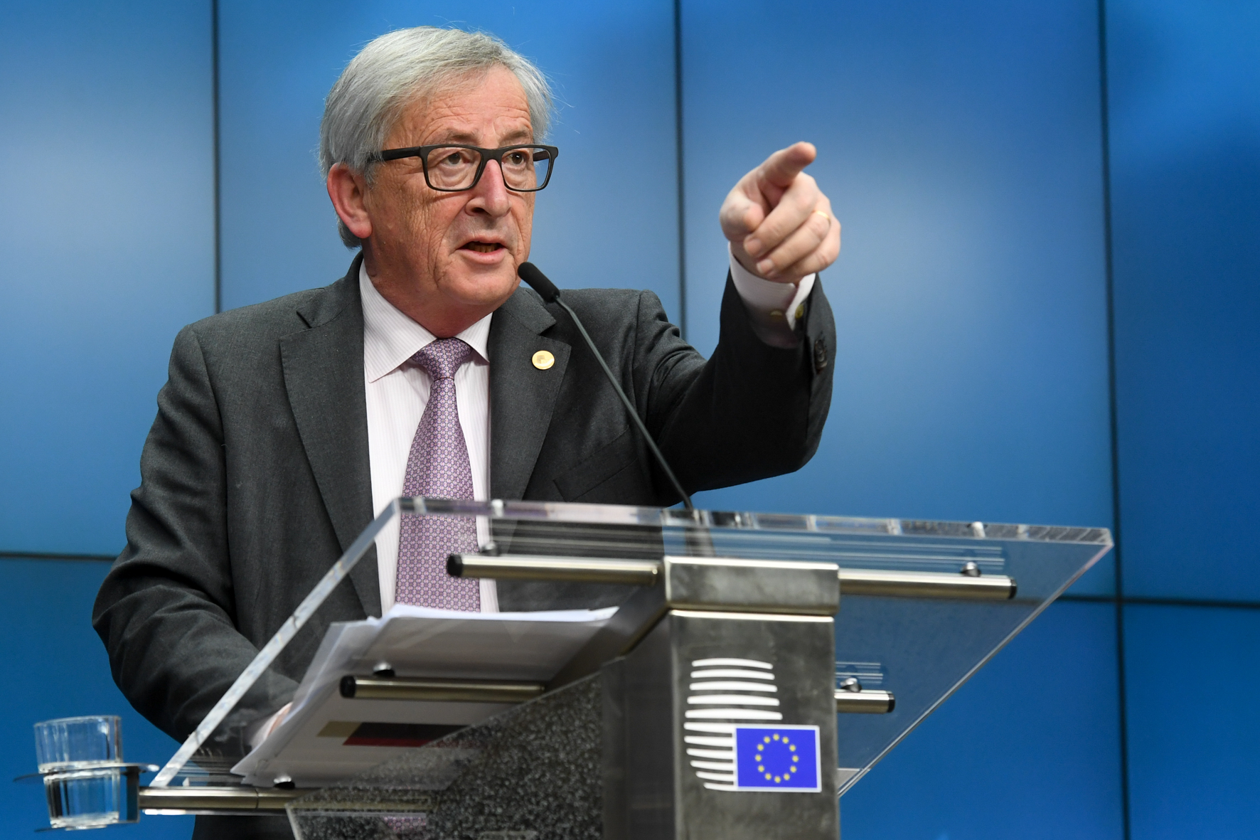 Γιούνκερ: Δεν δέχομαι τη σύγκριση των ναζί με σημερινές κυβερνήσεις