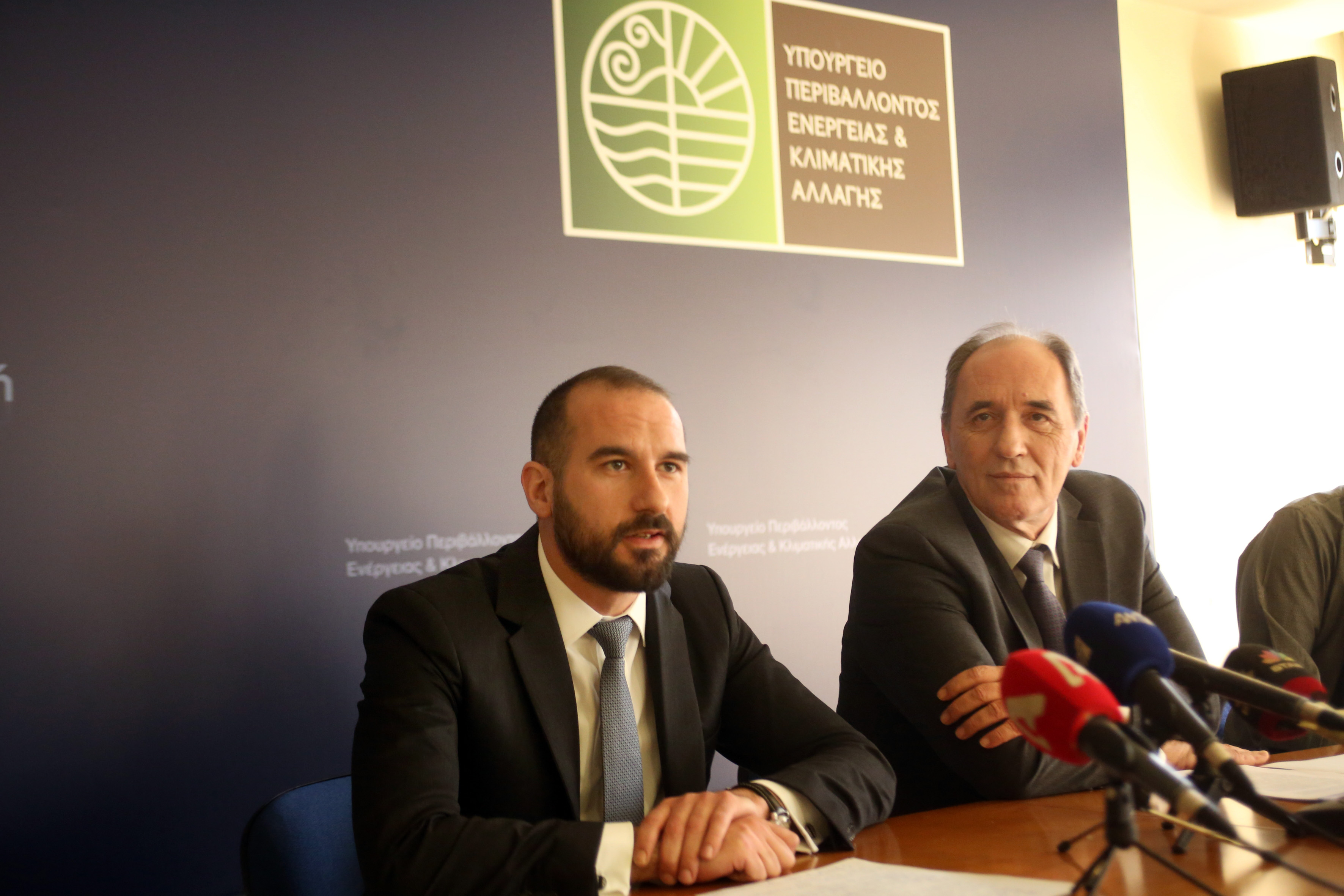 Επίθεση σε ΝΔ και ΜΜΕ από Σταθάκη-Τζανακόπουλο για το θέμα Νίκα στον ΔΕΣΦΑ