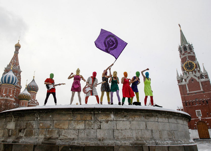 Pussy Riot: Η πιο διάσημη γυναικεία κολεκτίβα του κόσμου στη Στέγη