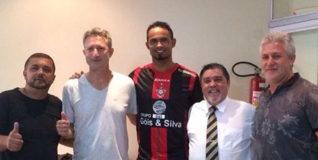 Σάλος στη Βραζιλία για την «επιστροφή» του δολοφόνου γκολκίπερ