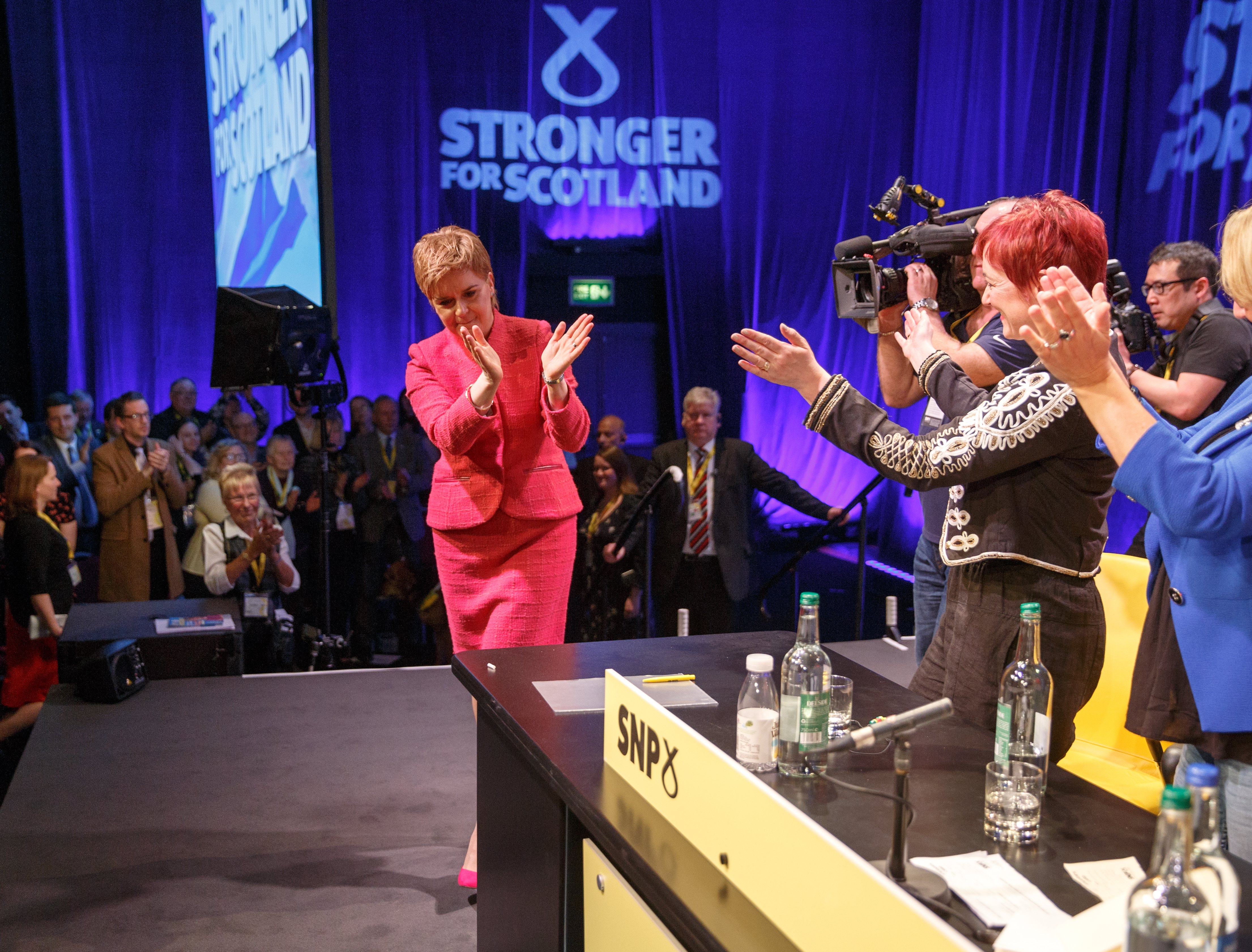 Νέο μήνυμα της Στέρτζεον στο Λονδίνο για το σκωτσέζικο δημοψήφισμα