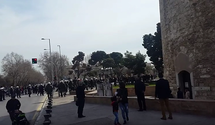 Ένταση στον Λευκό Πύργο μεταξύ αντιεξουσιαστών και αστυνομικών