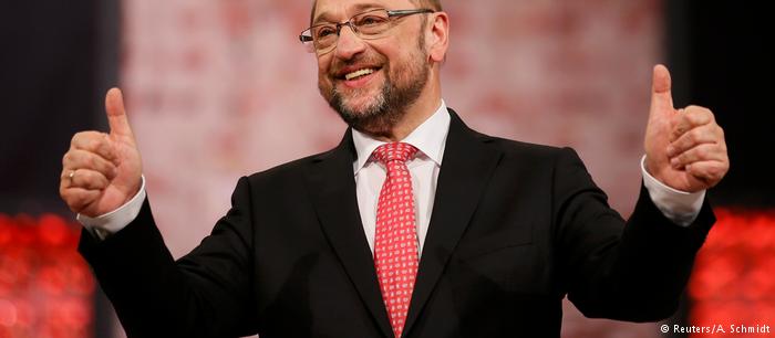 Παμψηφεί Σουλτς στο «τιμόνι» του SPD