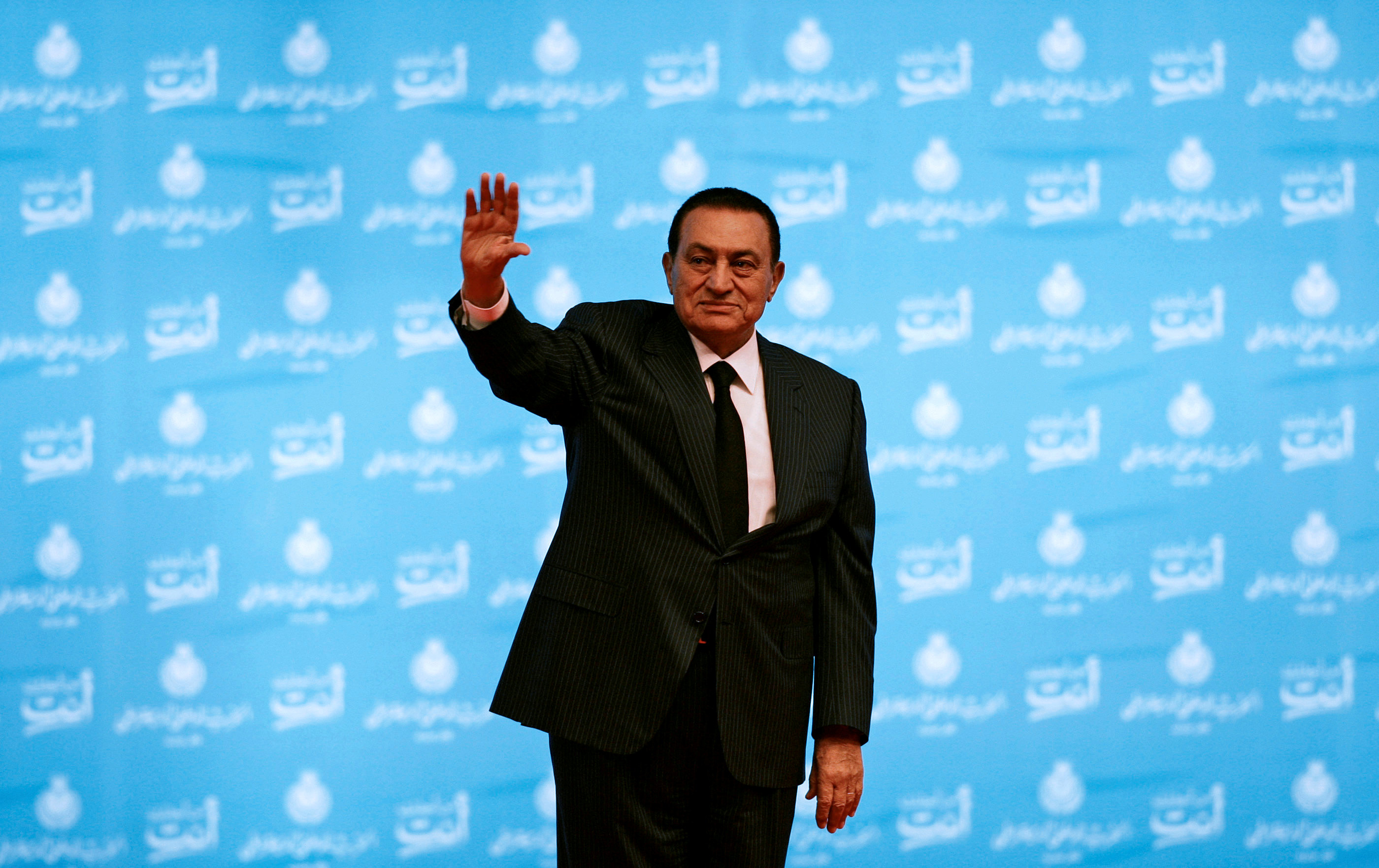 Έξι χρόνια μετά, ο Χόσνι Μουμπάρακ κυκλοφορεί ελεύθερος