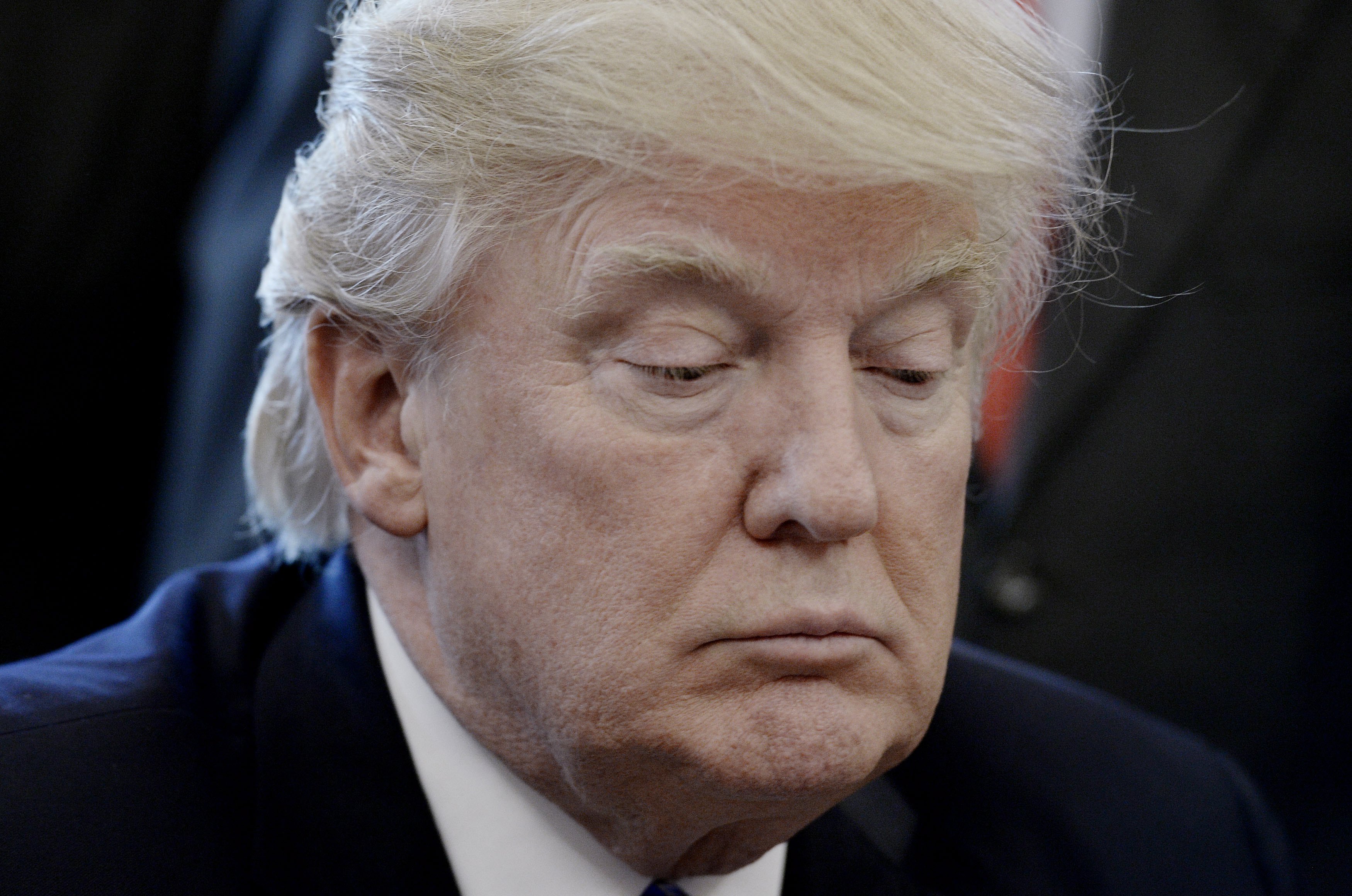 Οbamacare: Όταν η πραγματικότητα δαγκώνει το «εγώ» του Τραμπ