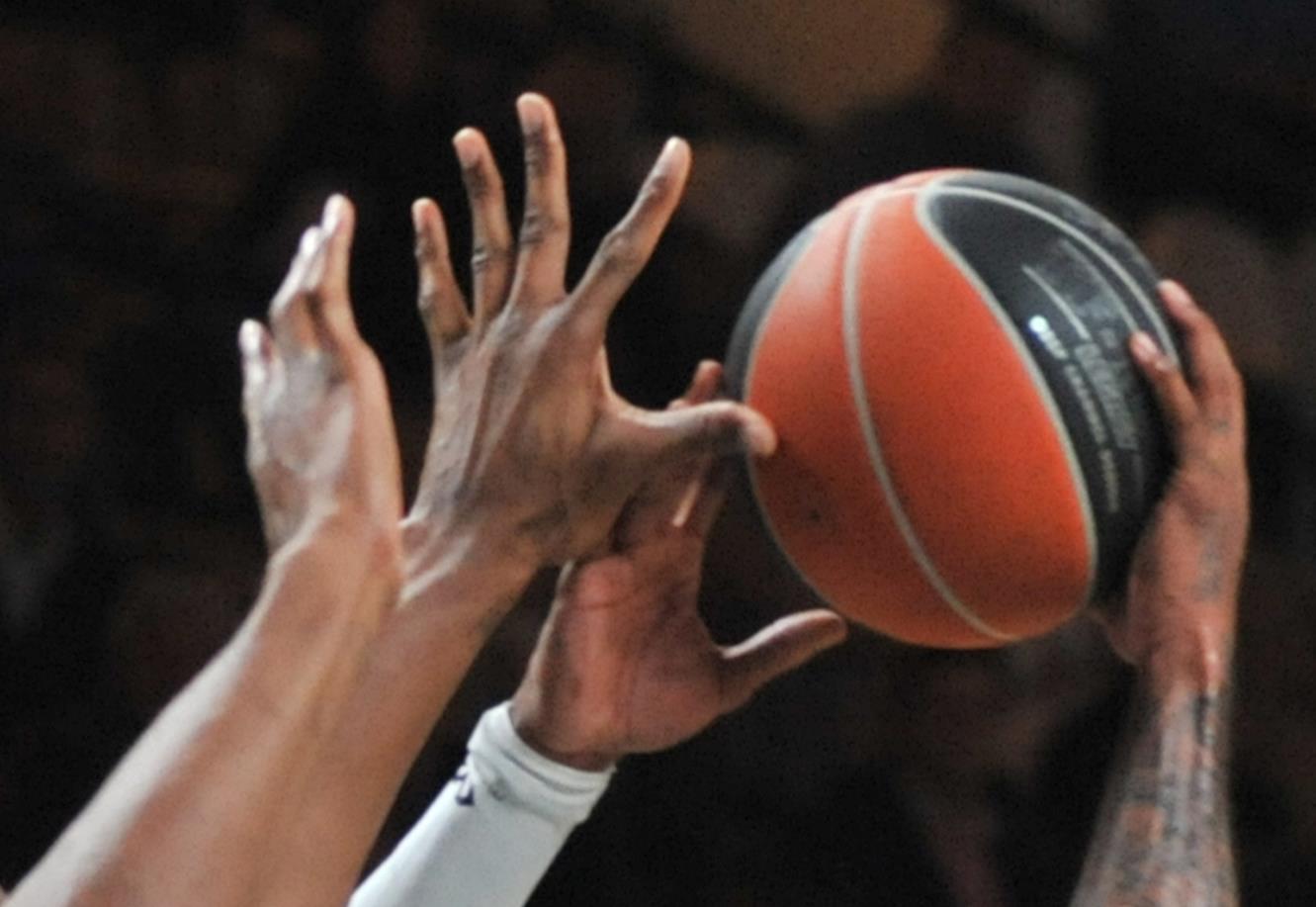 Φουντώνουν οι μάχες για τα πλέι οφ και την παραμονή