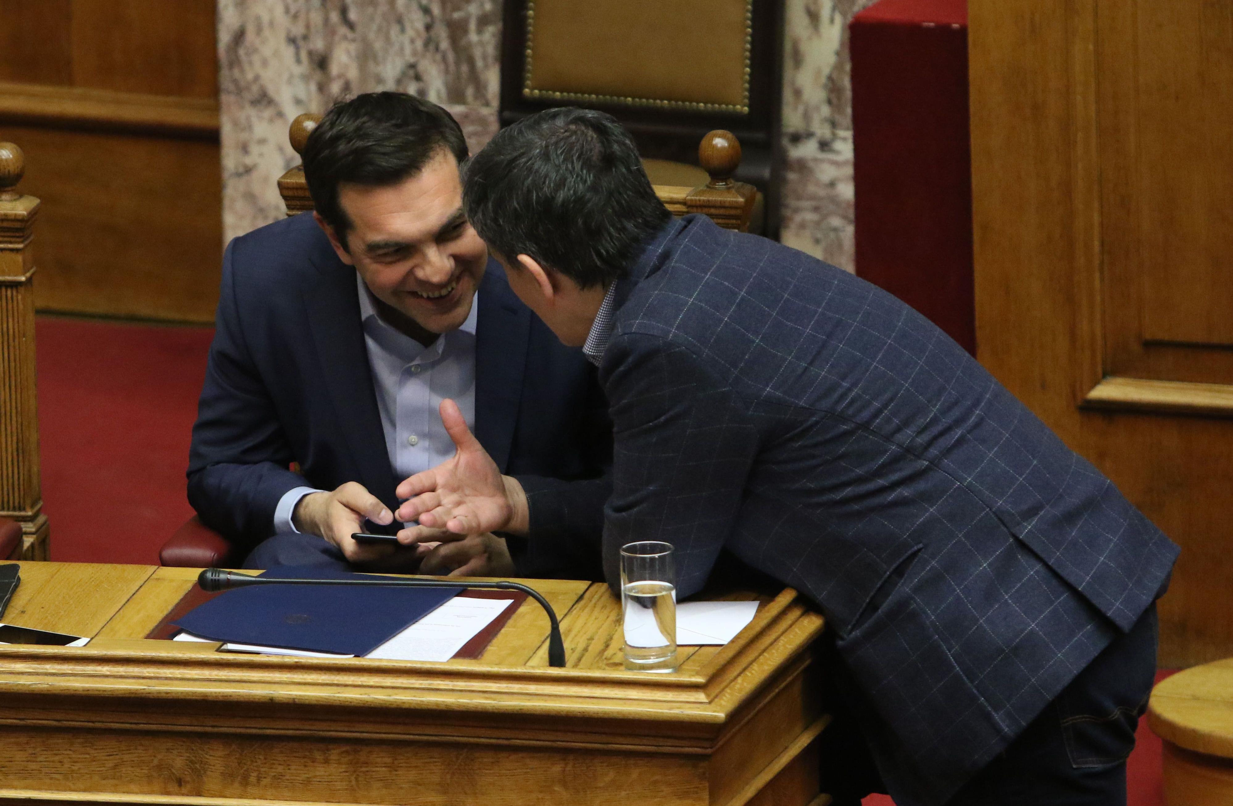 Διαψεύδει το υπουργείο Οικονομικών τα περί διαφωνίας Τσίπρα-Τσακαλώτου