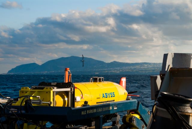 Από τη Θήρα ως τον Σαρωνικό, ρομπότ μελετούν τα υποθαλάσσια ηφαίστεια
