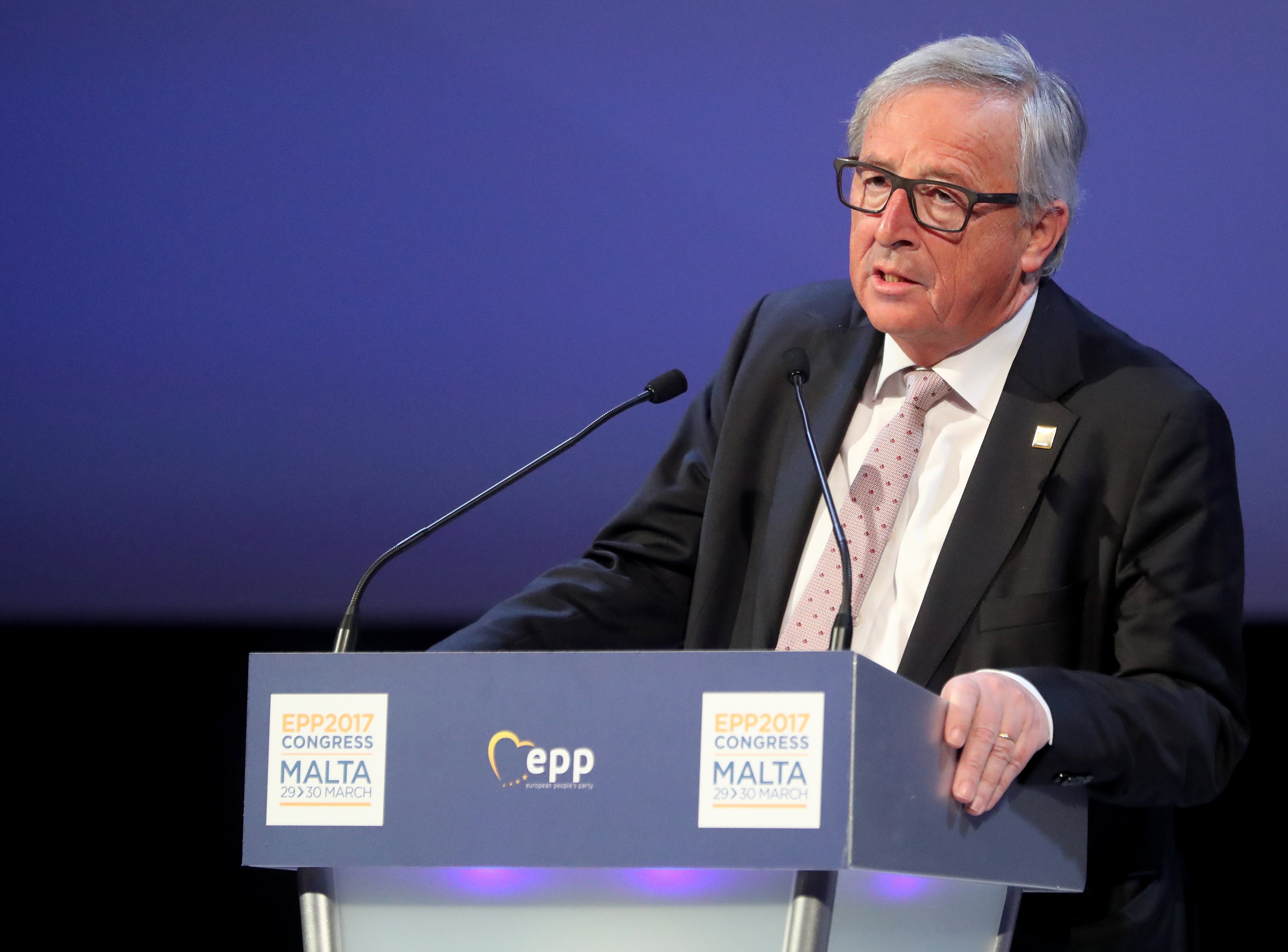 Γιούνκερ προς Τραμπ: Θα ενθαρρύνω το Οχάιο να αποσχιστεί από τις ΗΠΑ