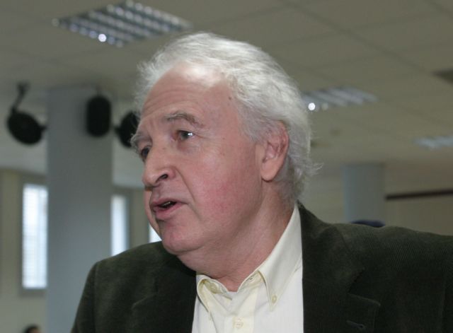 Καταγγελίες Γιωτόπουλου για τις φυλακές, βολές κατά Ξηρού, Κουφοντίνα