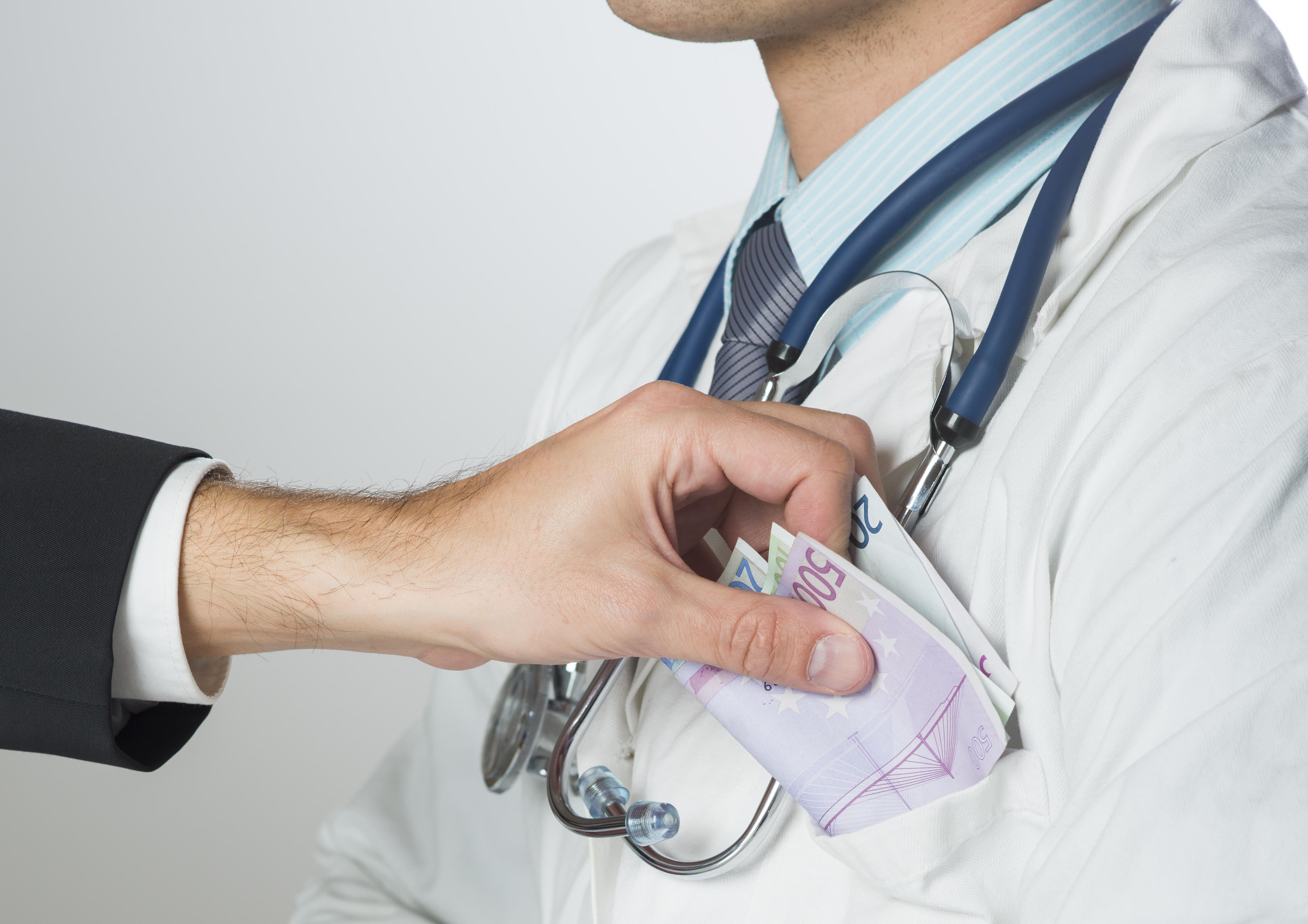 Ξανθός: Καταγγελίες για «φακελάκι» σε ειδική ηλεκτρονική πλατφόρμα