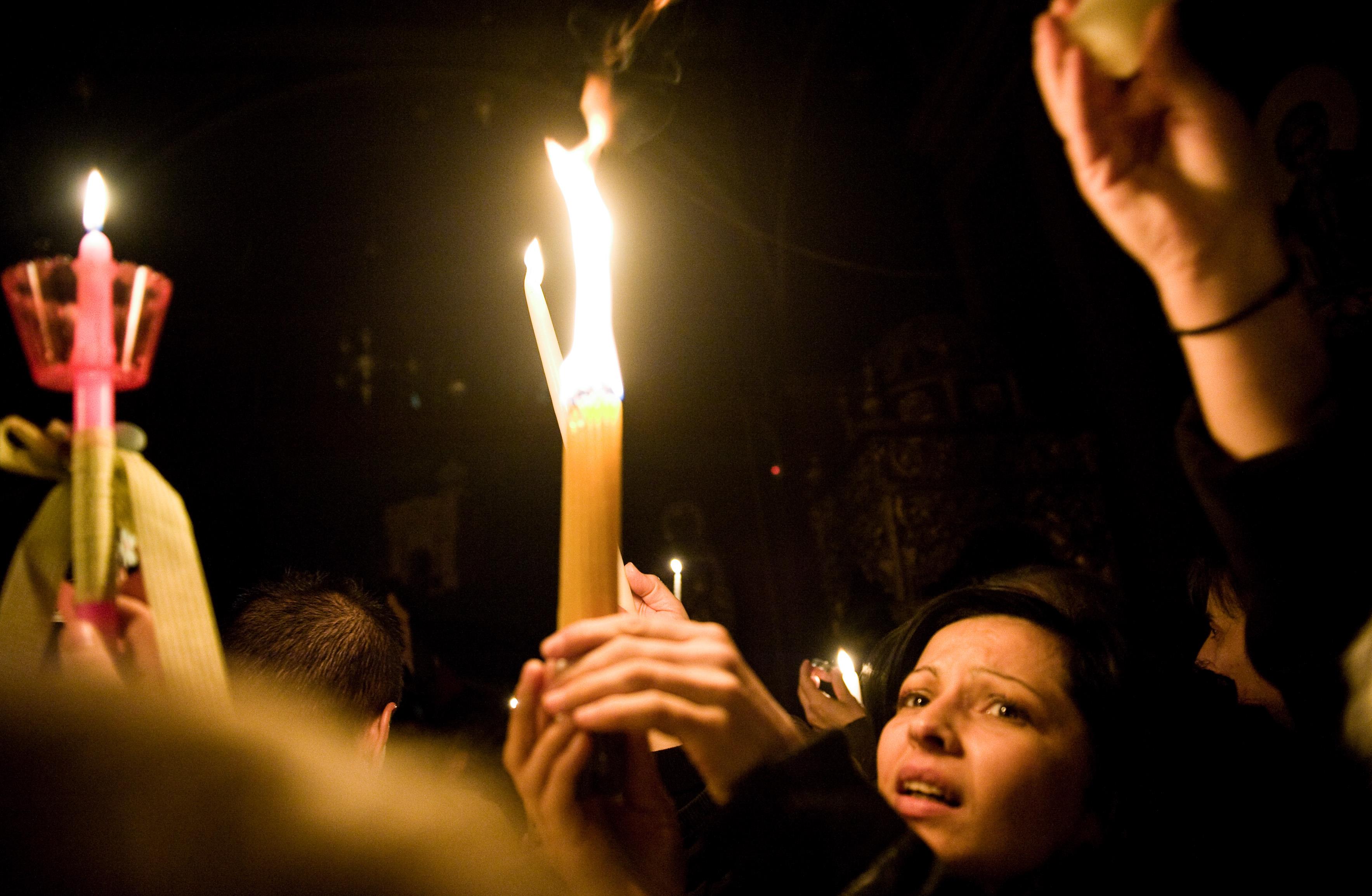 Η ΠΟΑΣΥ θέλει να αναλάβει το κόστος μεταφοράς του Αγίου Φωτός