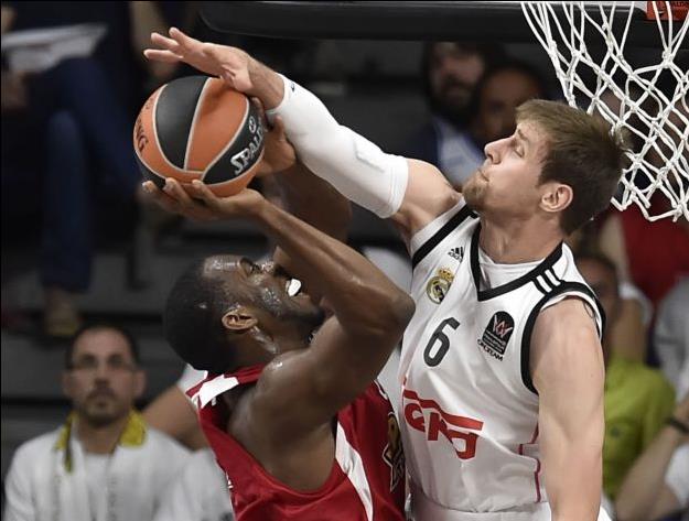 Σταματάει το μπάσκετ ο Νοτσιόνι στο τέλος της περιόδου