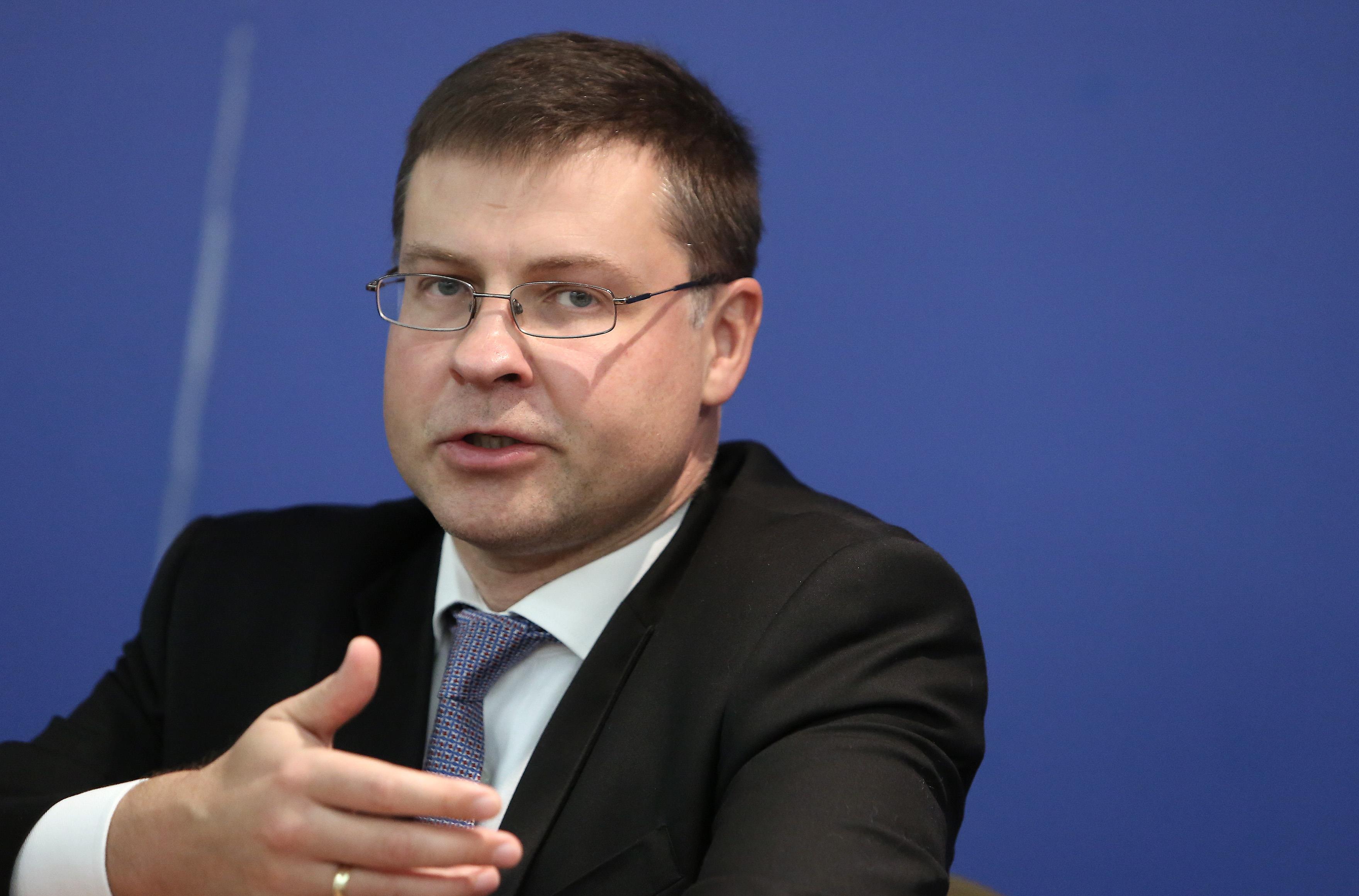 Ντομπρόβσκις: Εφικτή η συμφωνία μέσα στον Μάιο