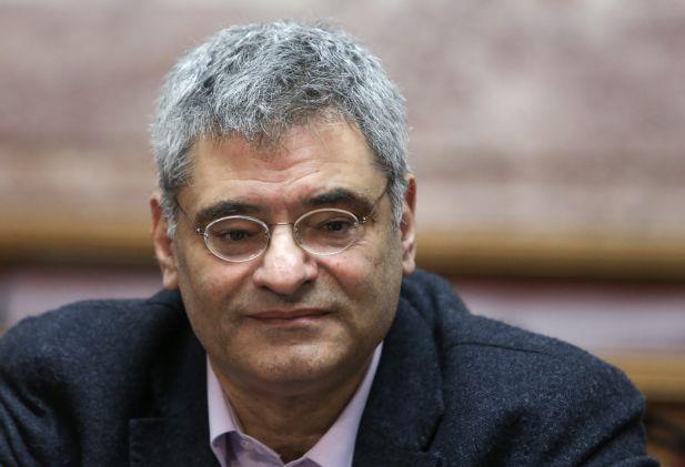 Μίλτος Κύρκος: Τρόικα και κυβερνήσεις μειώνουν μισθούς και σώζουν πελατειακό κράτος