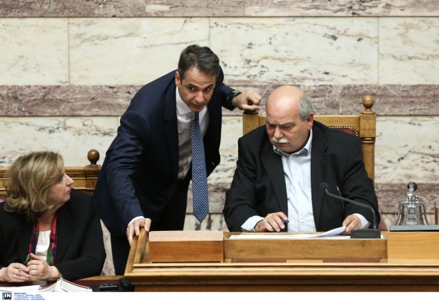 Συνάντηση Μητσοτάκη – Βούτση για την υποβάθμιση του κοινοβουλίου