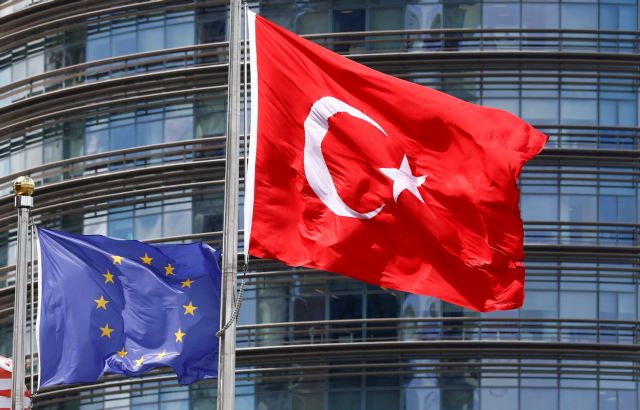 Η ΕΕ εξετάζει τον «επαναπροσδιορισμό» των σχέσεων με την Τουρκία