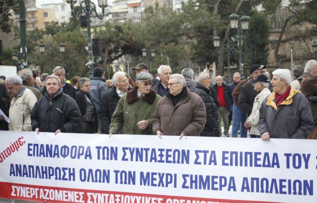 Παναττική συγκέντρωση συνταξιούχων στην πλατεία Κοτζιά