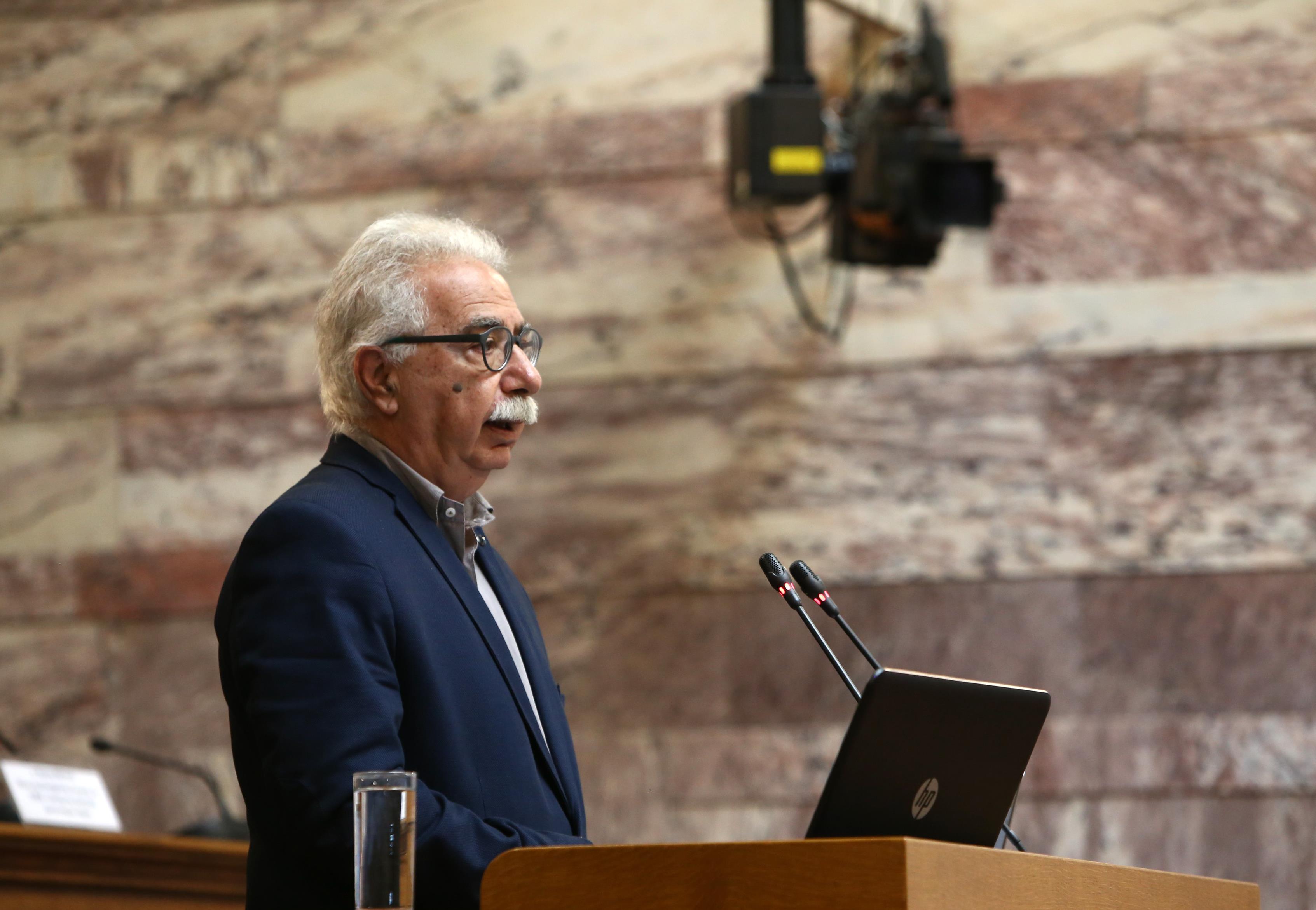 «Πολιτικό μορατόριουμ» στην Παιδεία ζητά ο Γαβρόγλου