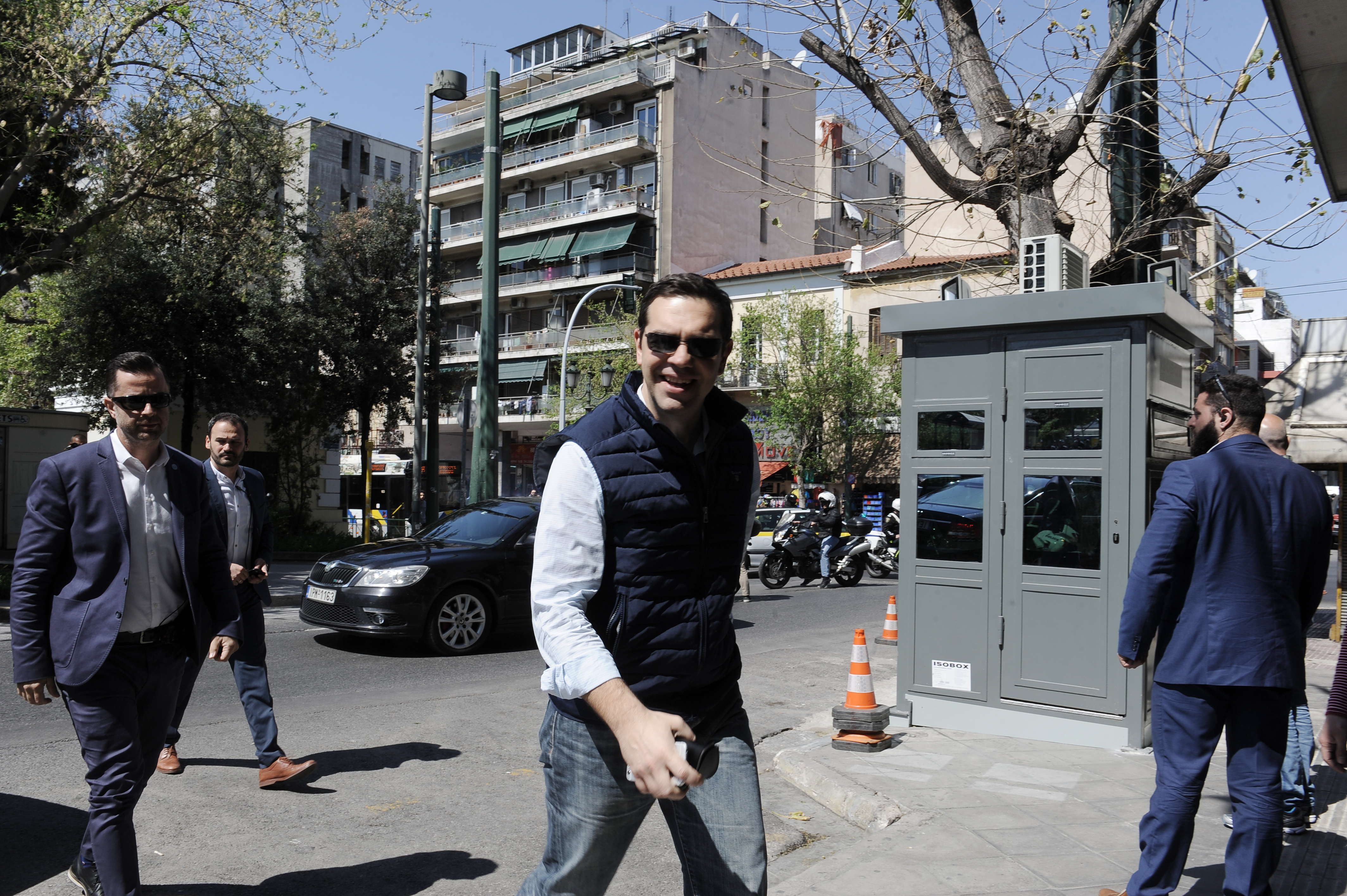 Τσίπρας: Ψήφιση και εφαρμογή μέτρων μόνο με λύση στο χρέος