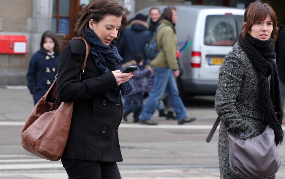 ΗΠΑ: Αύξηση στους θανάτους πεζών αποδίδεται στα κινητά