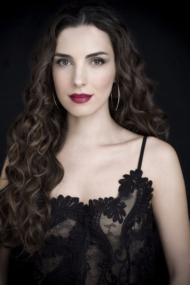 Η Φωτεινή Δάρρα υμνεί τον έρωτα στο Φ.Σ. «Παρνασσός»