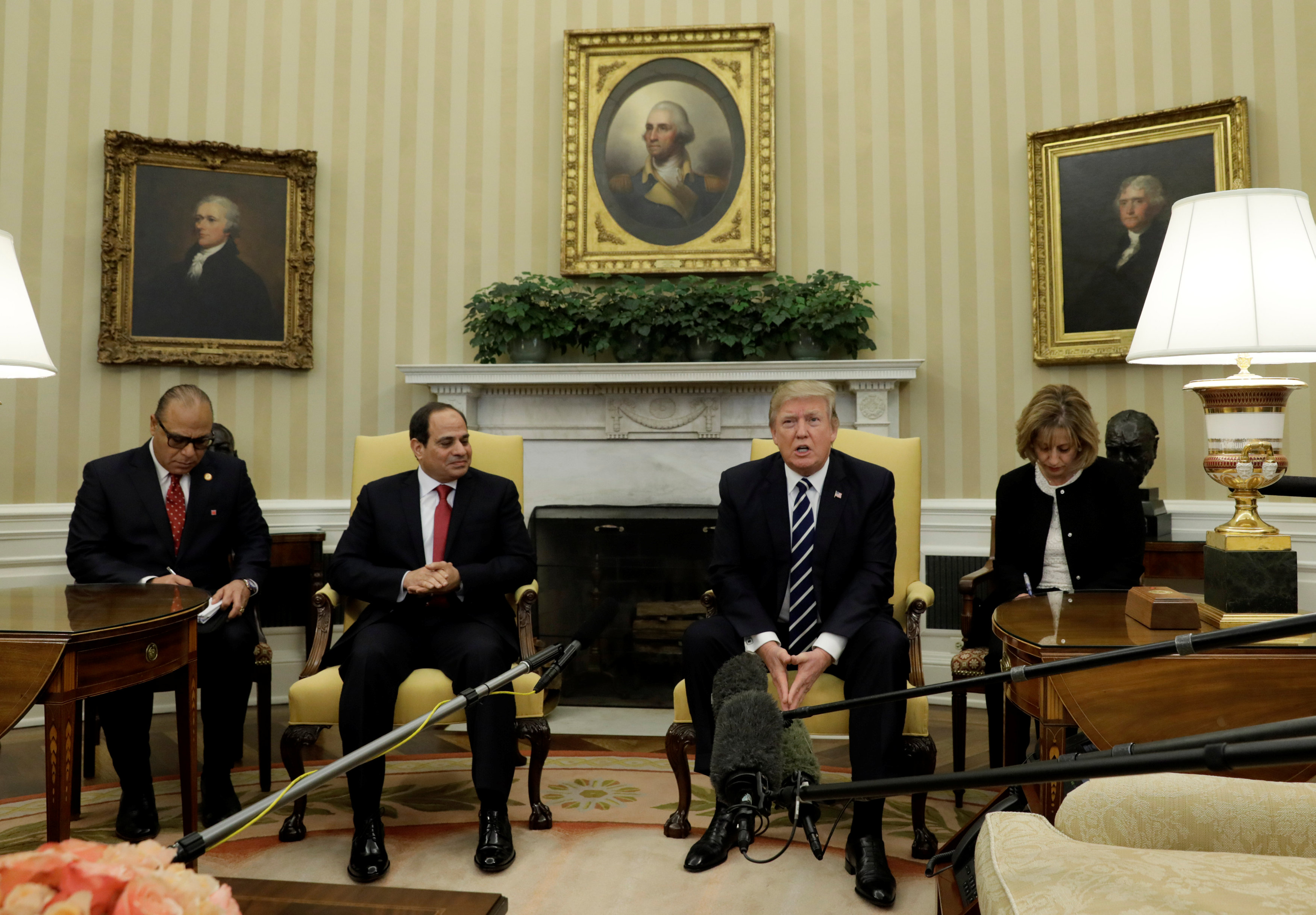 Τραμπ σε Αλ Σίσι: Θα πολεμήσουμε μαζί τους ισλαμιστές εξτρεμιστές