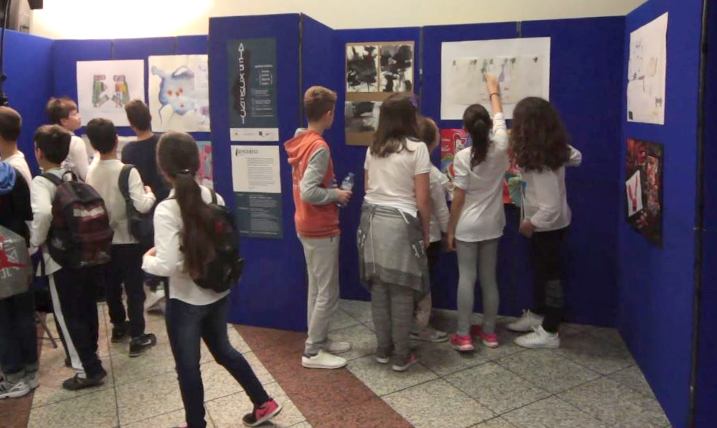 Μαθητές και καλλιτέχνες ζωγραφίζουν την προσφυγιά