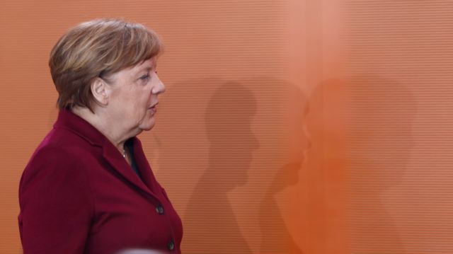 Μέρκελ: Έγκλημα πολέμου η επίθεση με χημικά στη Συρία