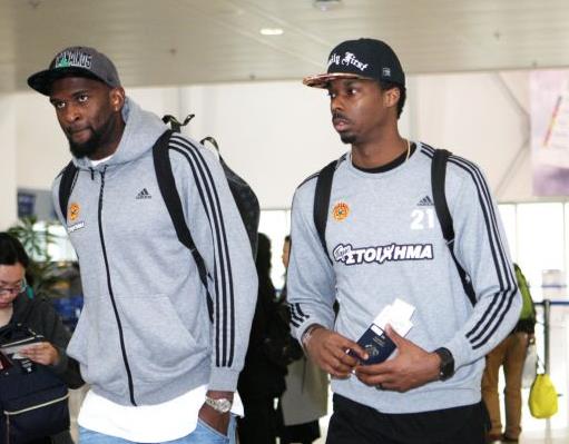 Φώτσης και τρεις Αμερικανοί δεν μπήκαν στο πούλμαν του ΠΑΟ