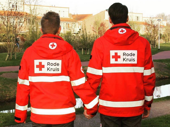 Πώς απαντούν οι Ολλανδοί στις ομοφοβικές επιθέσεις