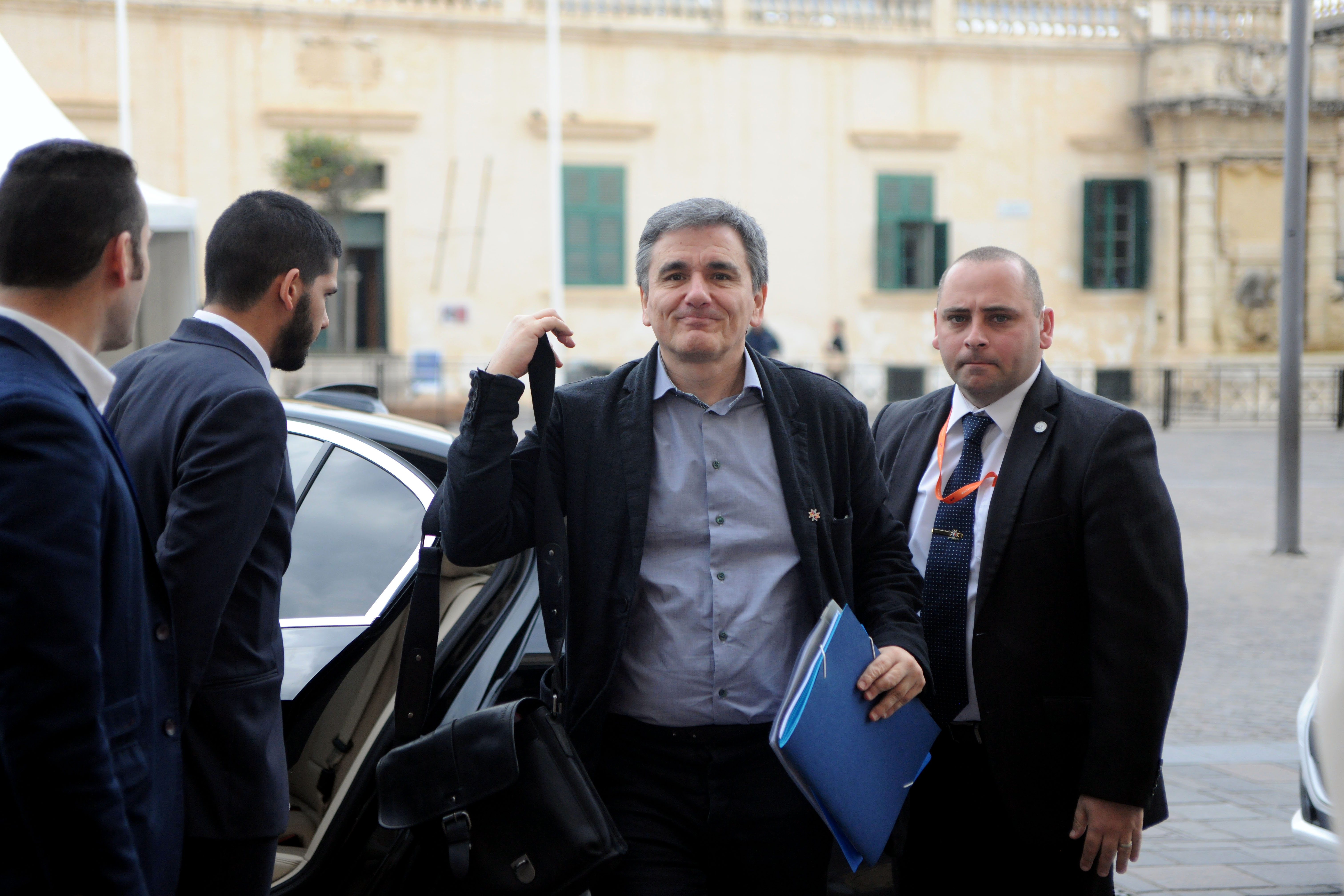 Τσακαλώτος: Υπάρχουν μέτρα που θα δυσαρεστήσουν τον ελληνικό λαό