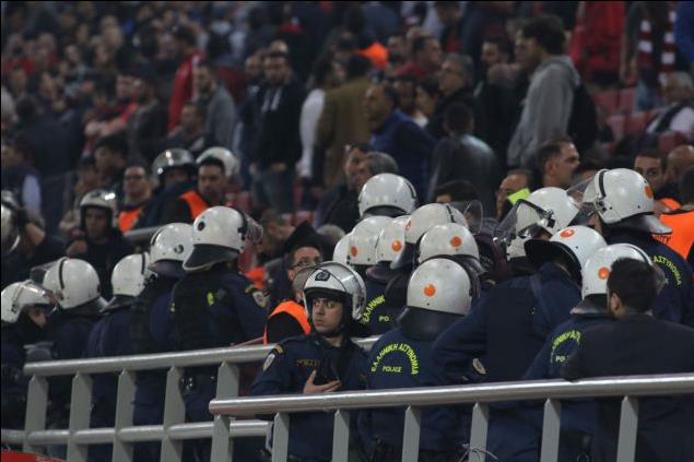 Πέντε συλλήψεις έκανε η αστυνομία στο «Γ.Καραϊσκάκης»