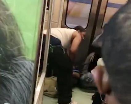 Ένας νεκρός από πυρά αγνώστου σε συρμό του μετρό στην Ατλάντα