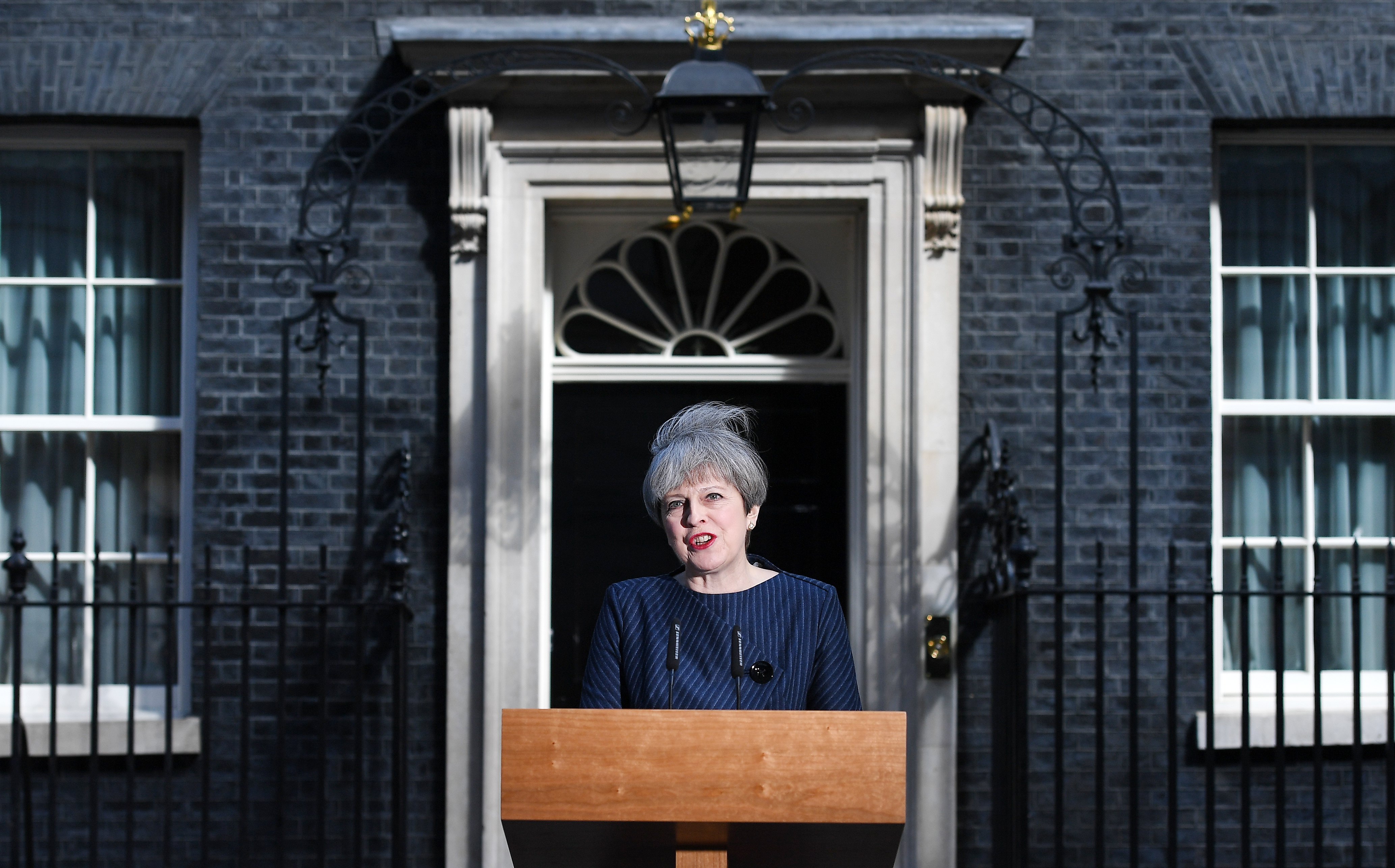 Πρόωρες εκλογές στις 8 Ιουνίου ζήτησε η Τερέζα Μέι