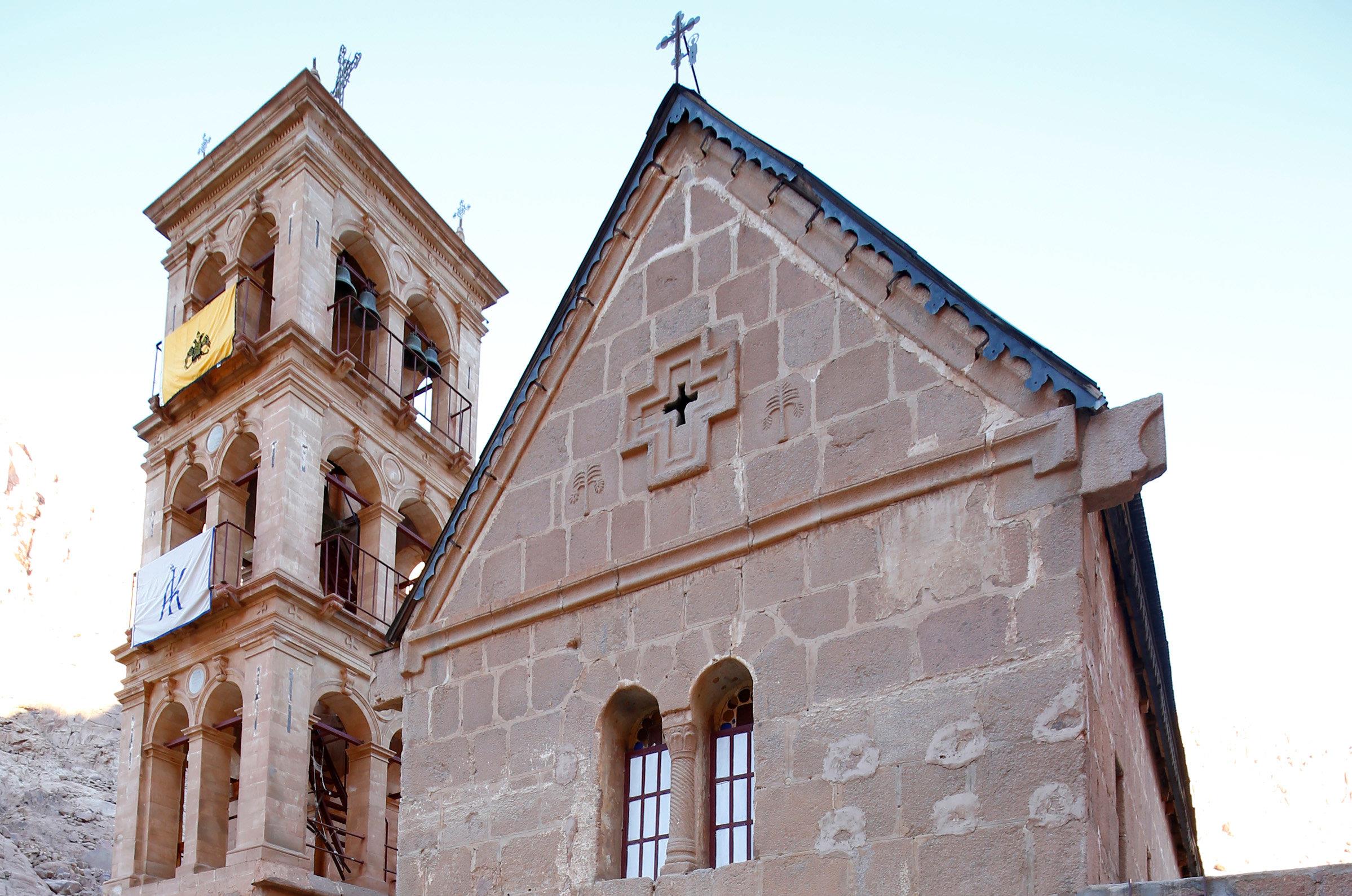 Καλά στην υγεία τους μοναχοί και προσκυνητές στη μονή του Σινά