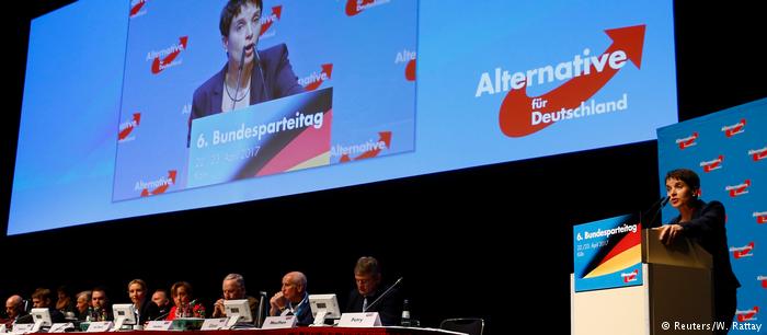 Σε αναβρασμό το γερμανικό ξενοφοβικό κόμμα AfD