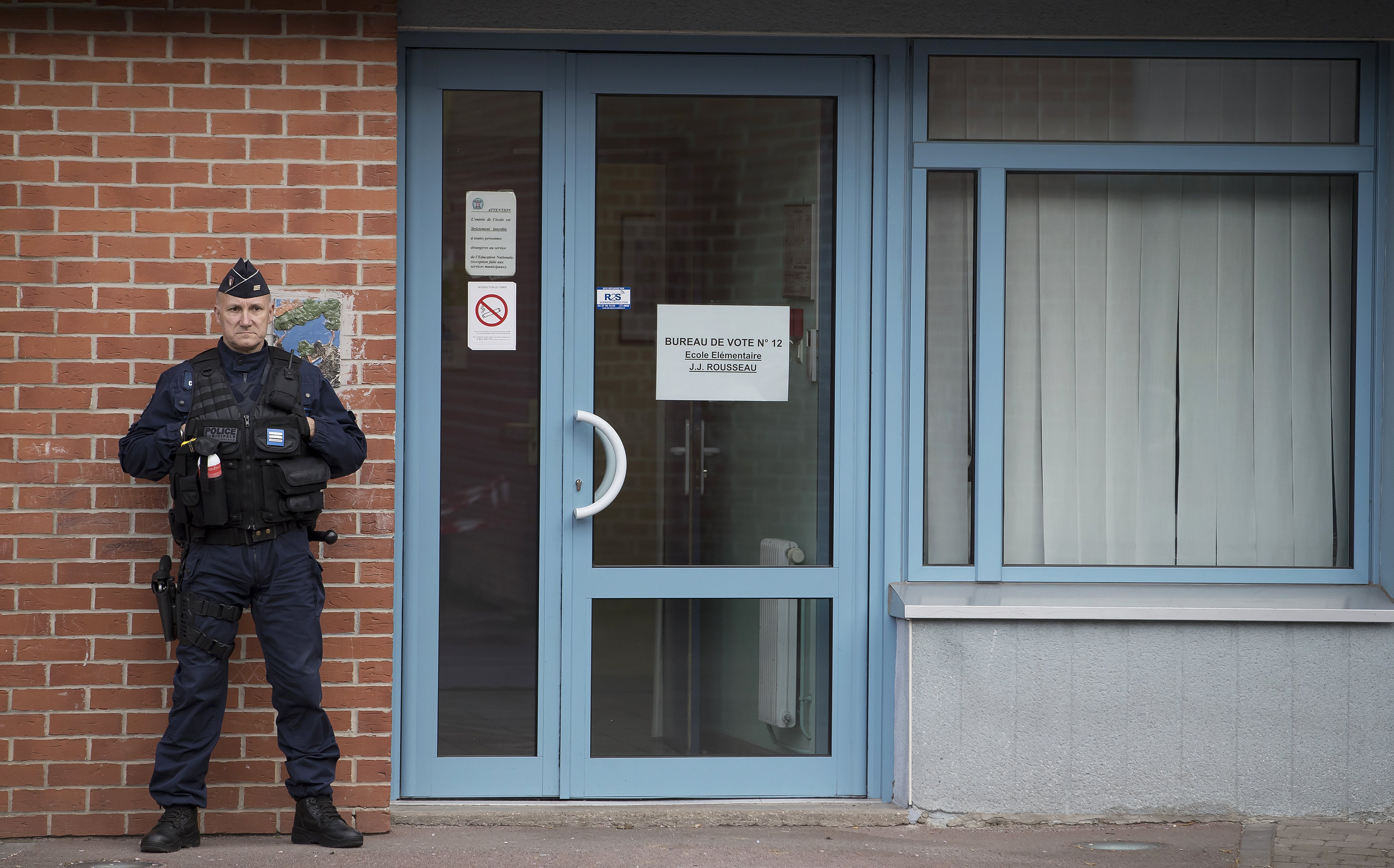 Εκκενώθηκε προσωρινά εκλογικό τμήμα στην πόλη Μπεσανσόν